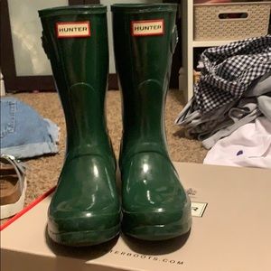 Short Hunter Green Glossy Boots